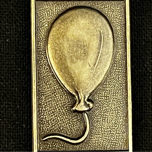 Balloon Lapel Pin - Picture 3 of 8